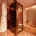 Hotel Palacio Bellas Artes San Sebastian, Curio Collection By Hilton