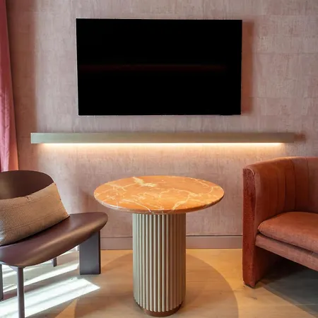 Palacio Bellas Artes San Sebastian, Curio Collection By Hilton
