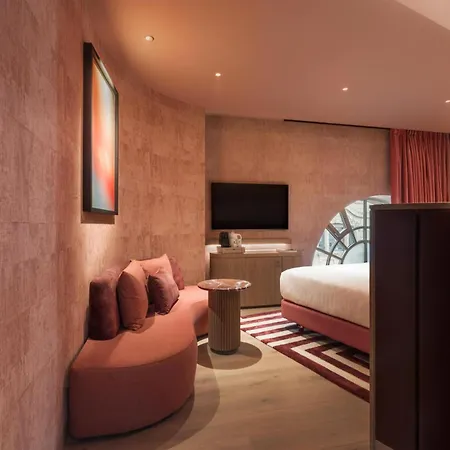 Palacio Bellas Artes San Sebastian, Curio Collection By Hilton
