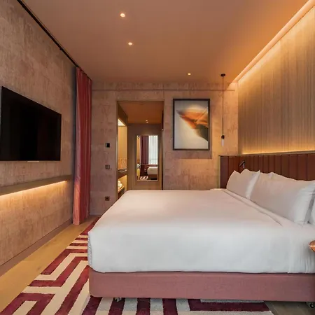 Palacio Bellas Artes San Sebastian, Curio Collection By Hilton Hotel