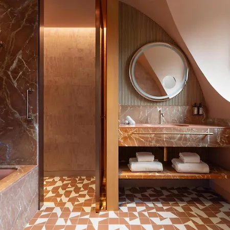 Palacio Bellas Artes San Sebastian, Curio Collection By Hilton Hotel