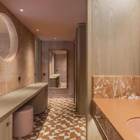 Hotel Palacio Bellas Artes San Sebastian, Curio Collection By Hilton