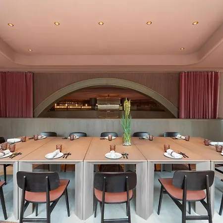 Palacio Bellas Artes San Sebastian, Curio Collection By Hilton Hotel
