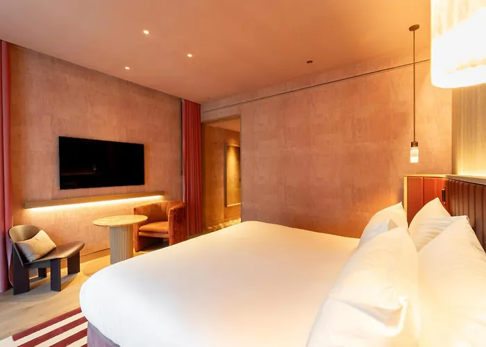 Palacio Bellas Artes San Sebastian, Curio Collection Hilton 4* Сан-Себастьян