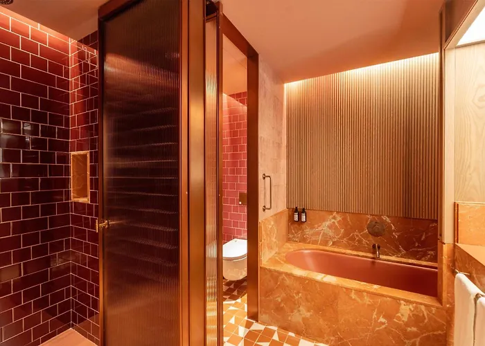 Palacio Bellas Artes San Sebastian, Curio Collection Hilton Отель