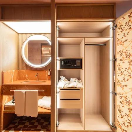 Palacio Bellas Artes San Sebastian, Curio Collection Hilton 4* 圣塞瓦斯蒂安