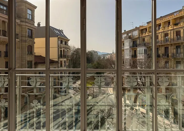 酒店 Palacio Bellas Artes San Sebastian, Curio Collection Hilton 4*