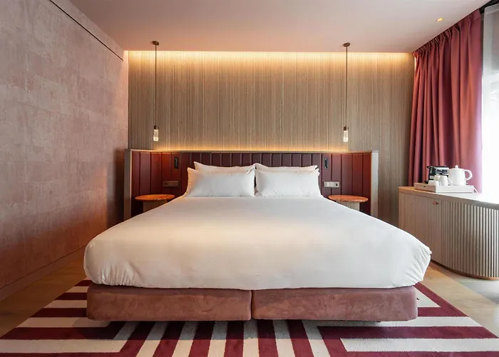 Palacio Bellas Artes San Sebastian, Curio Collection Hilton