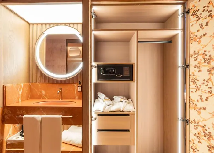 Palacio Bellas Artes San Sebastian, Curio Collection Hilton 4* 圣塞瓦斯蒂安