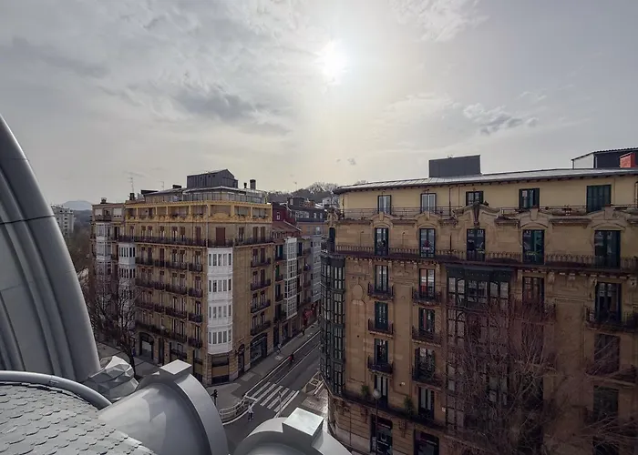 Palacio Bellas Artes San Sebastian, Curio Collection Hilton 4*